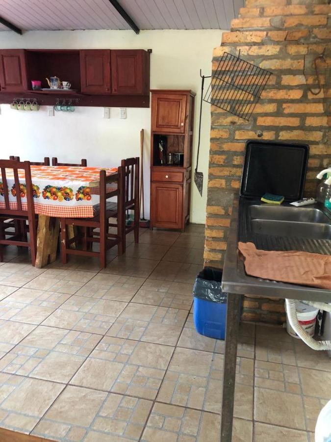 Iguazu Apart Hostel ปูแอร์โตอีกวาซู ภายนอก รูปภาพ